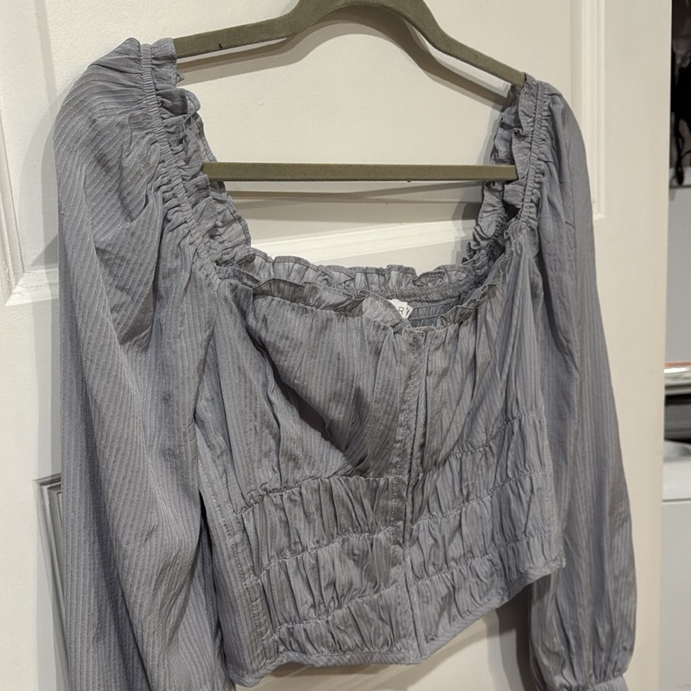 Astr Amber Puff Sleeve Smocked Blouse NWT - Picture 3 of 7
